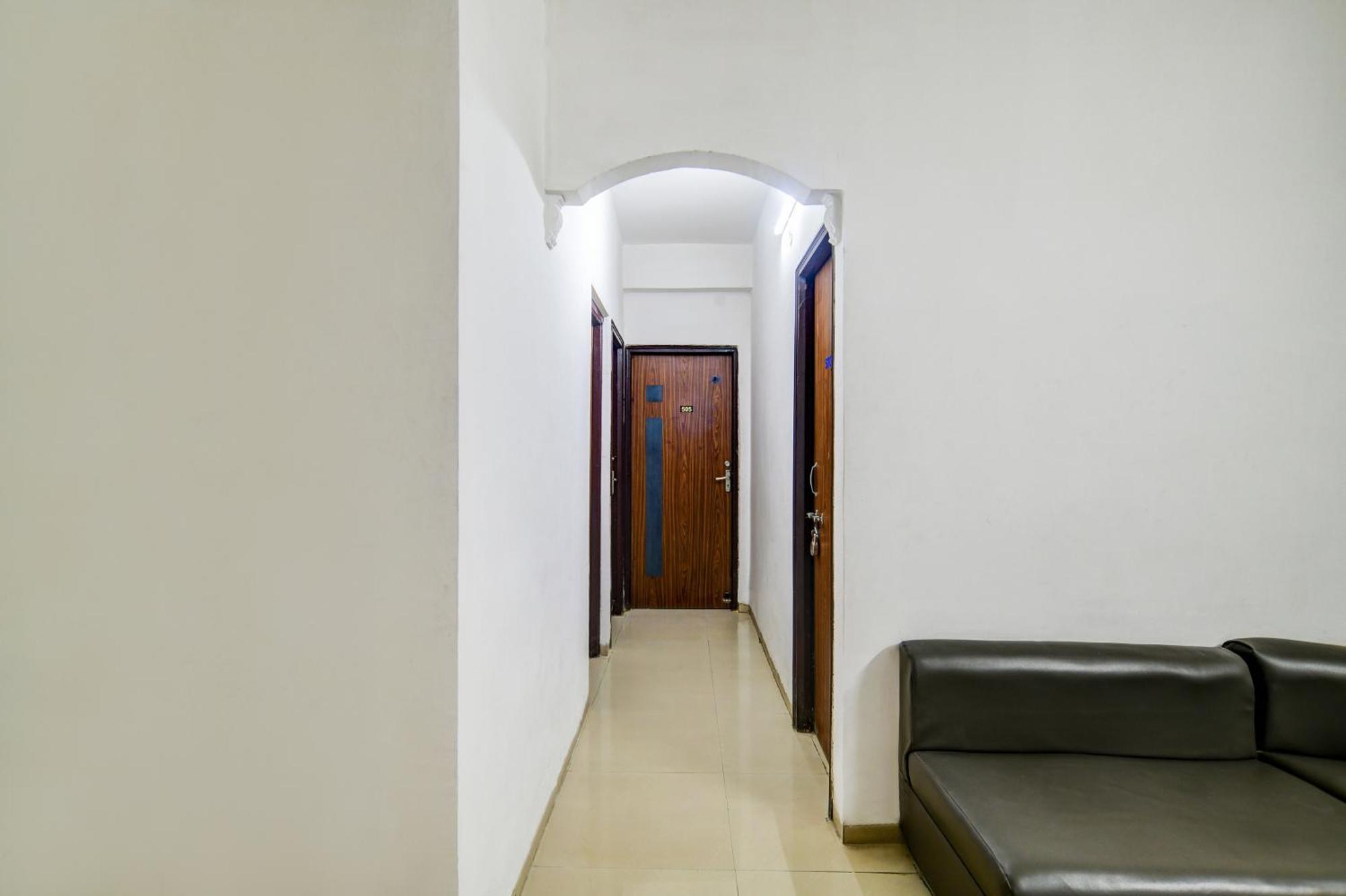 Super Hotel O Indraprasth Индаур Экстерьер фото
