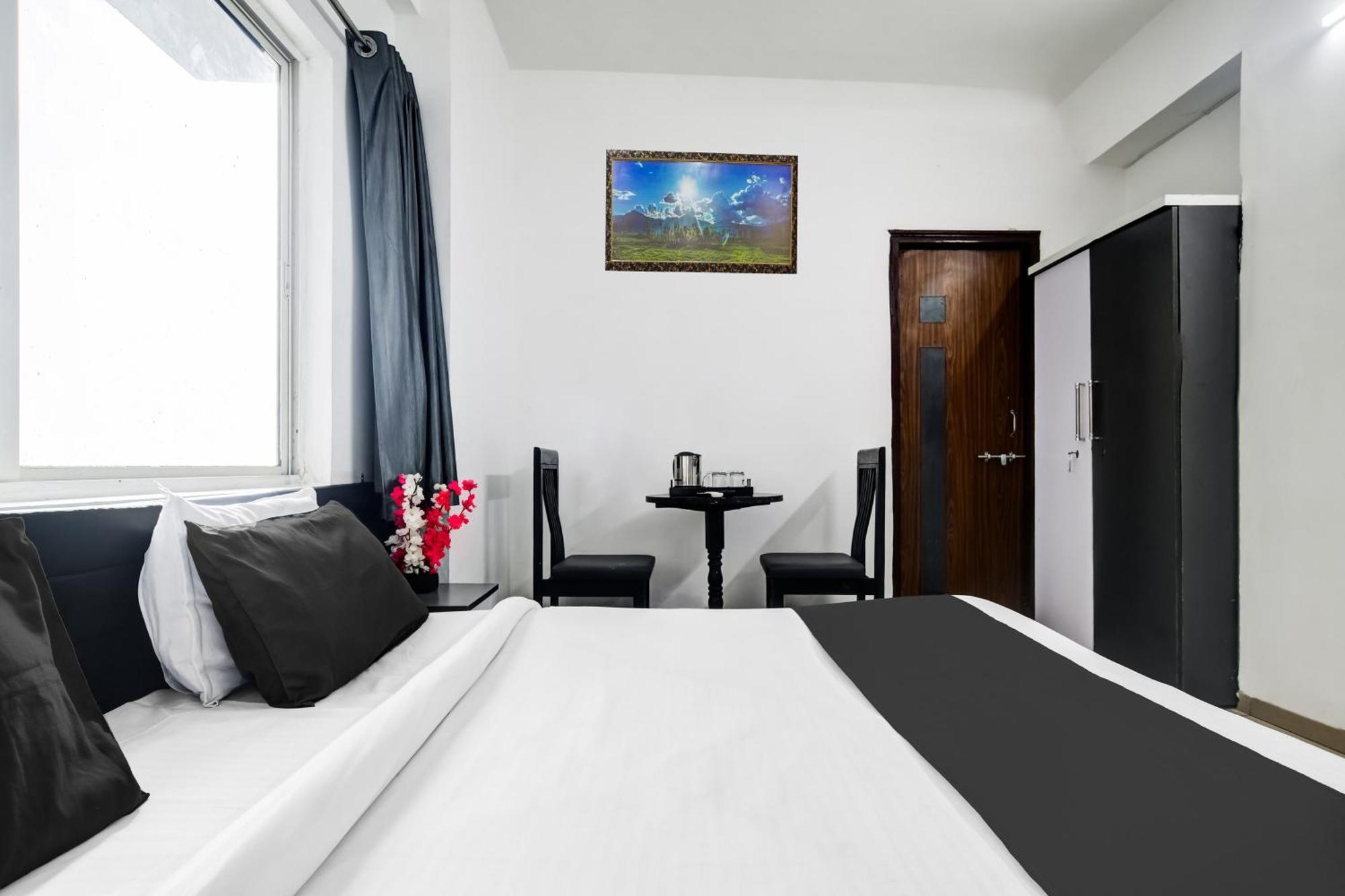Super Hotel O Indraprasth Индаур Экстерьер фото
