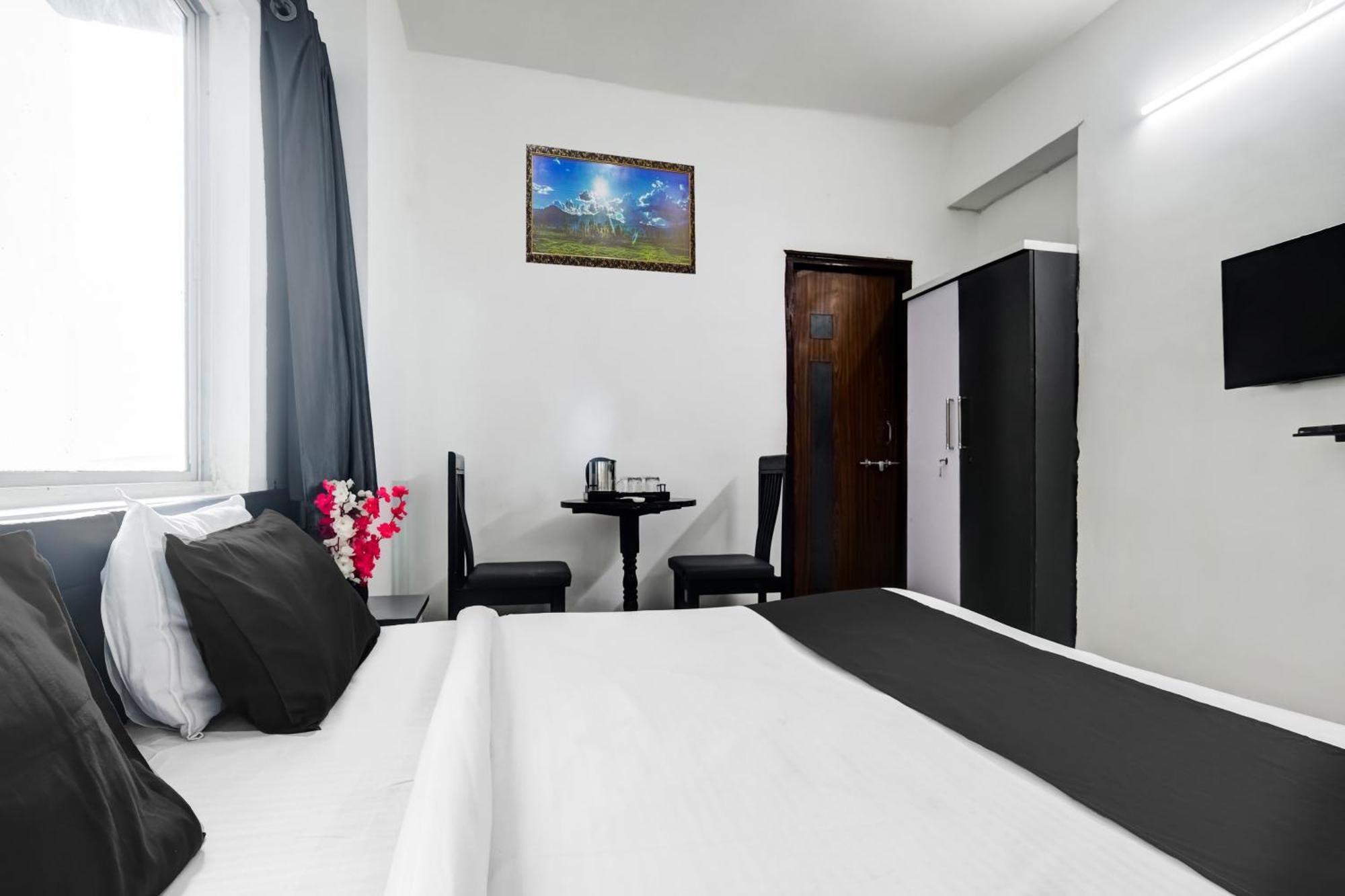 Super Hotel O Indraprasth Индаур Экстерьер фото